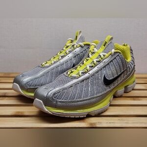 Nike Mens Silver/Yellow Slat Athletic Shoes Size 10